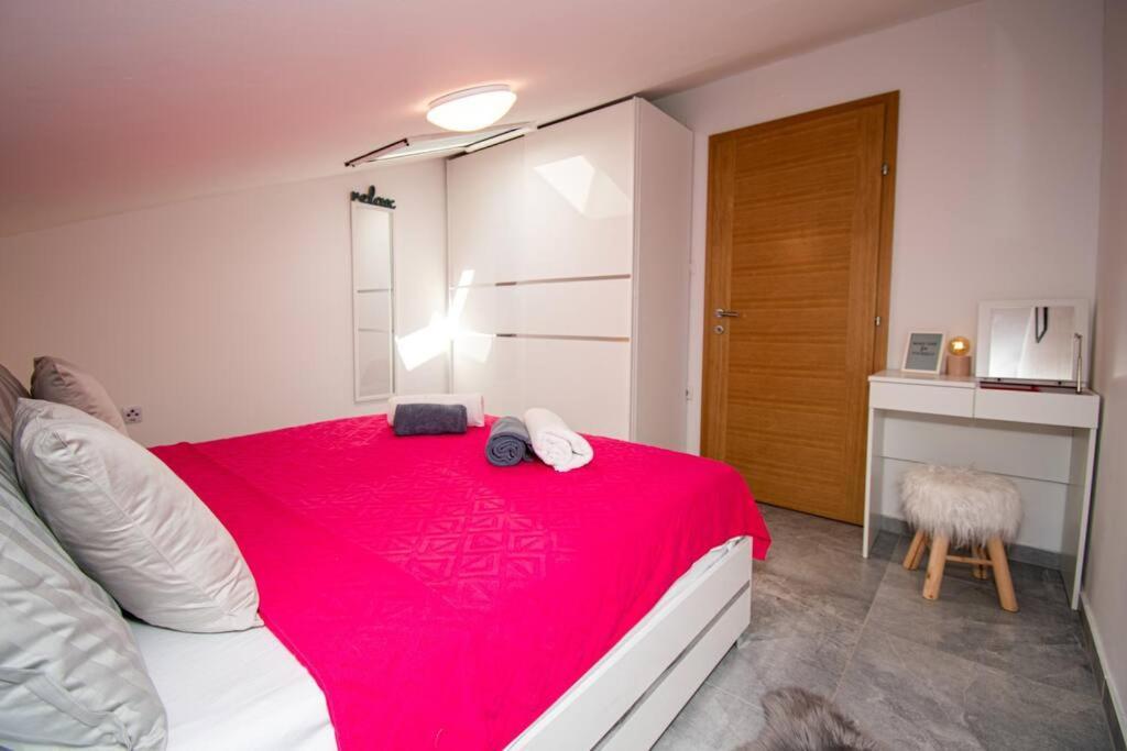 Megy Mit Meerblick In Medulin,istrien Apartment