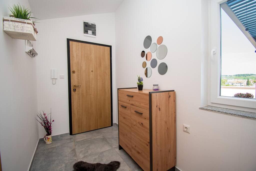Megy Mit Meerblick In Medulin,istrien Apartment