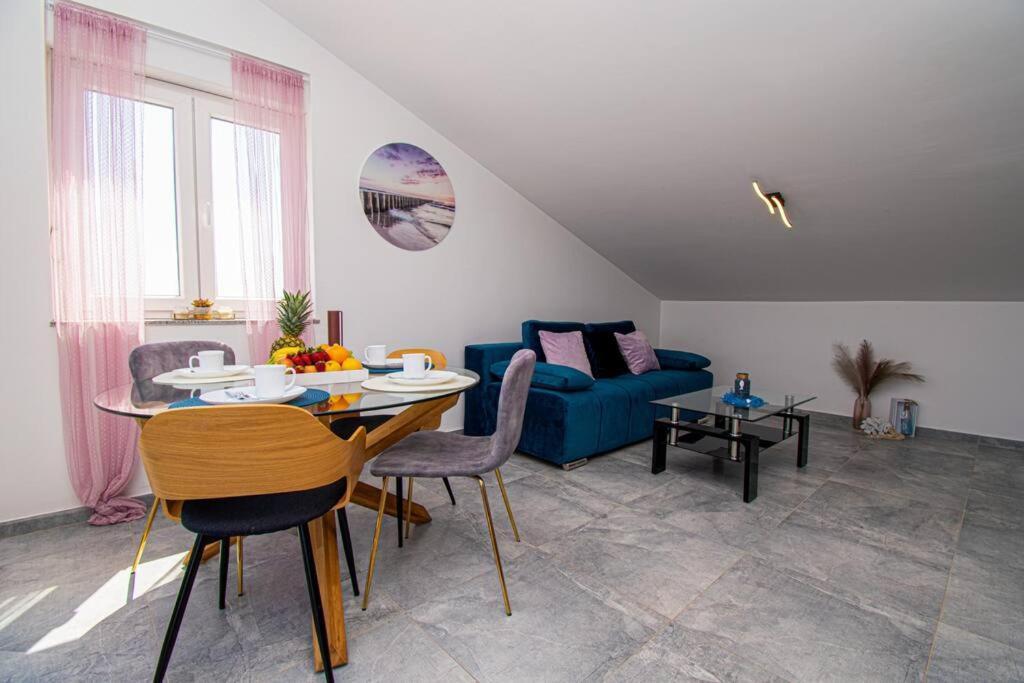 Apartment Megy Mit Meerblick In Medulin,istrien Medulin